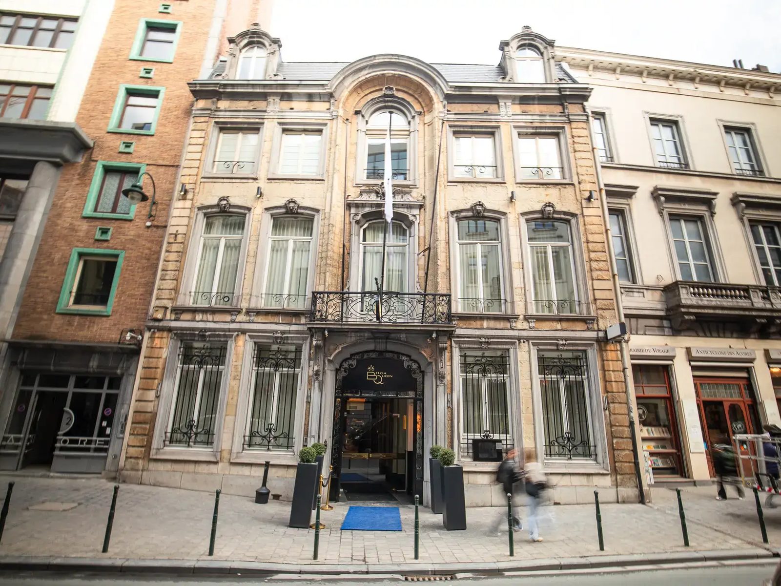 Façade de l'ancien Crédit du Nord Belge, rue du Fossé aux Loups à Bruxelles