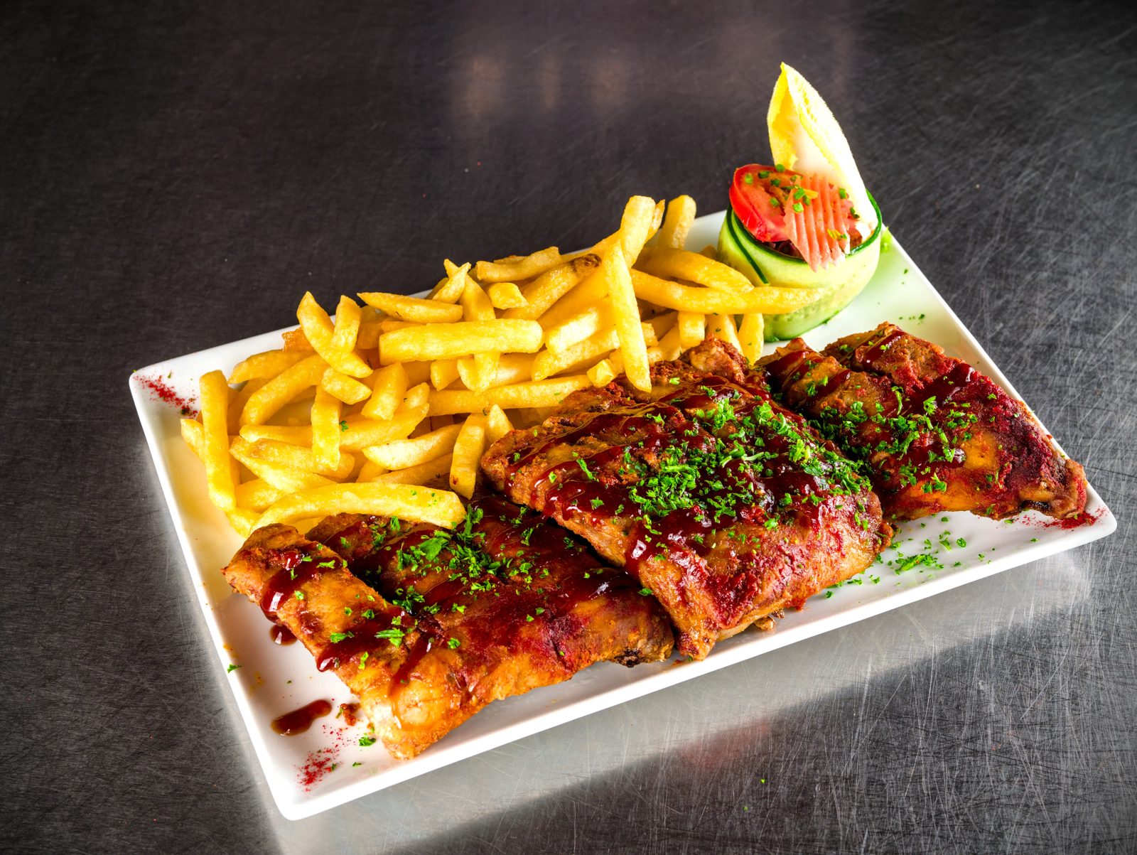 Spare ribs caramélisés de Big Mama avec frites fraîches