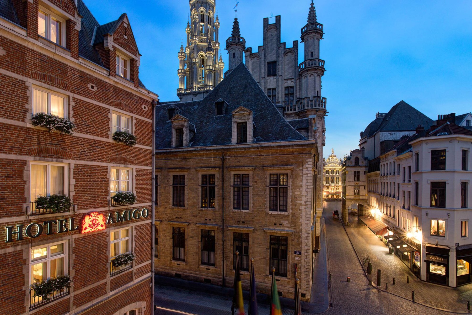 Façade de l'Hotel Amigo, rue de l'Amigo, près de la Grand-Place de Bruxelles