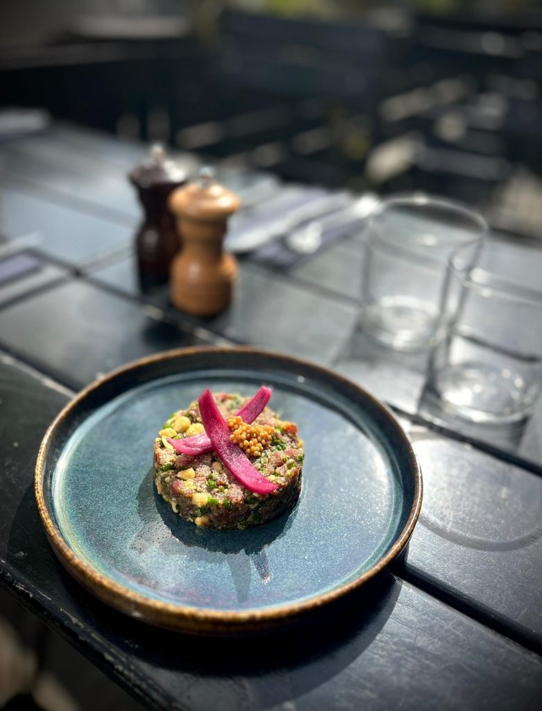 Tartare servi Chez Jacques quai aux Briques