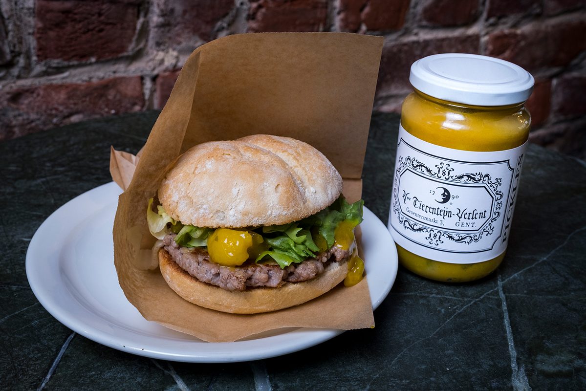 Burger de la delicatessen Fernand Obb à Saint-Gilles