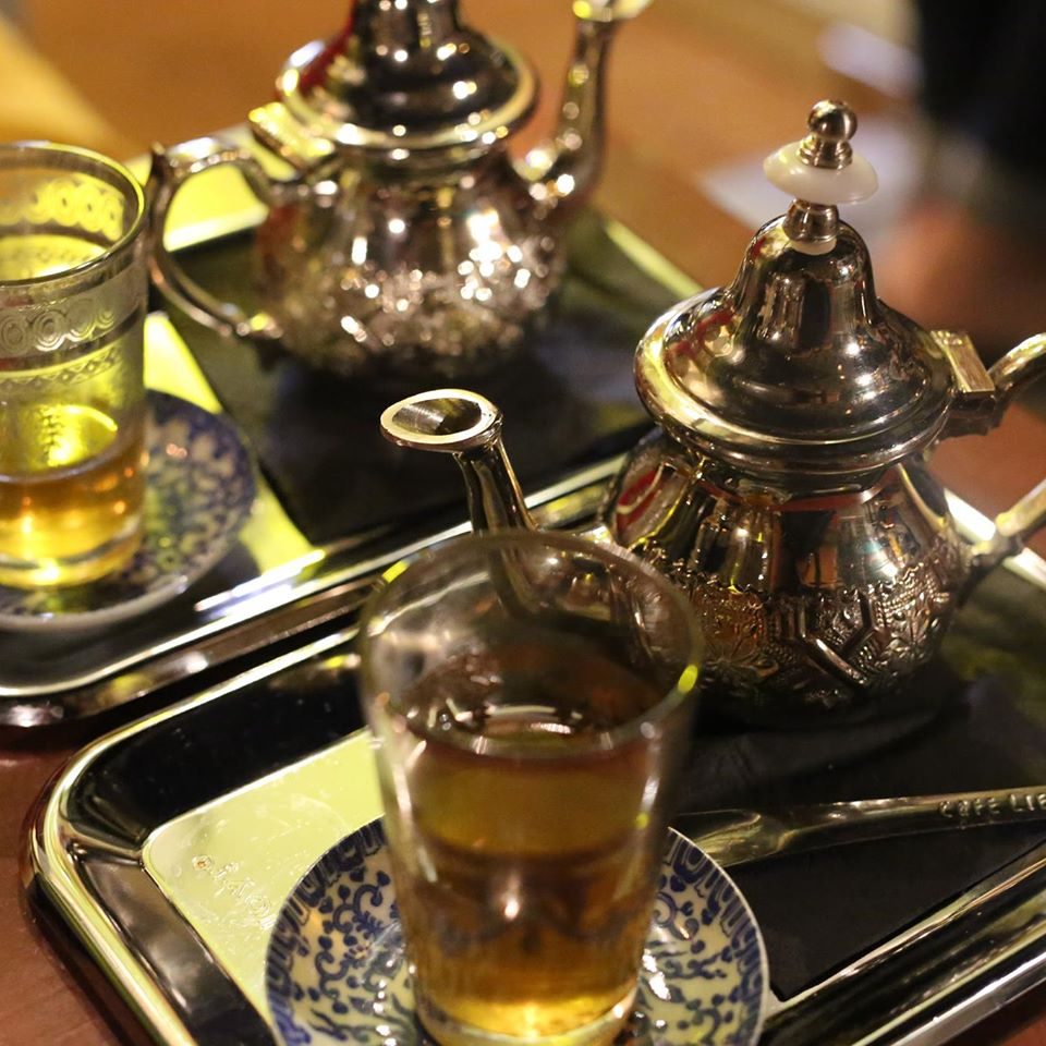 Théière de thé à la menthe fraîche bio chez Horia