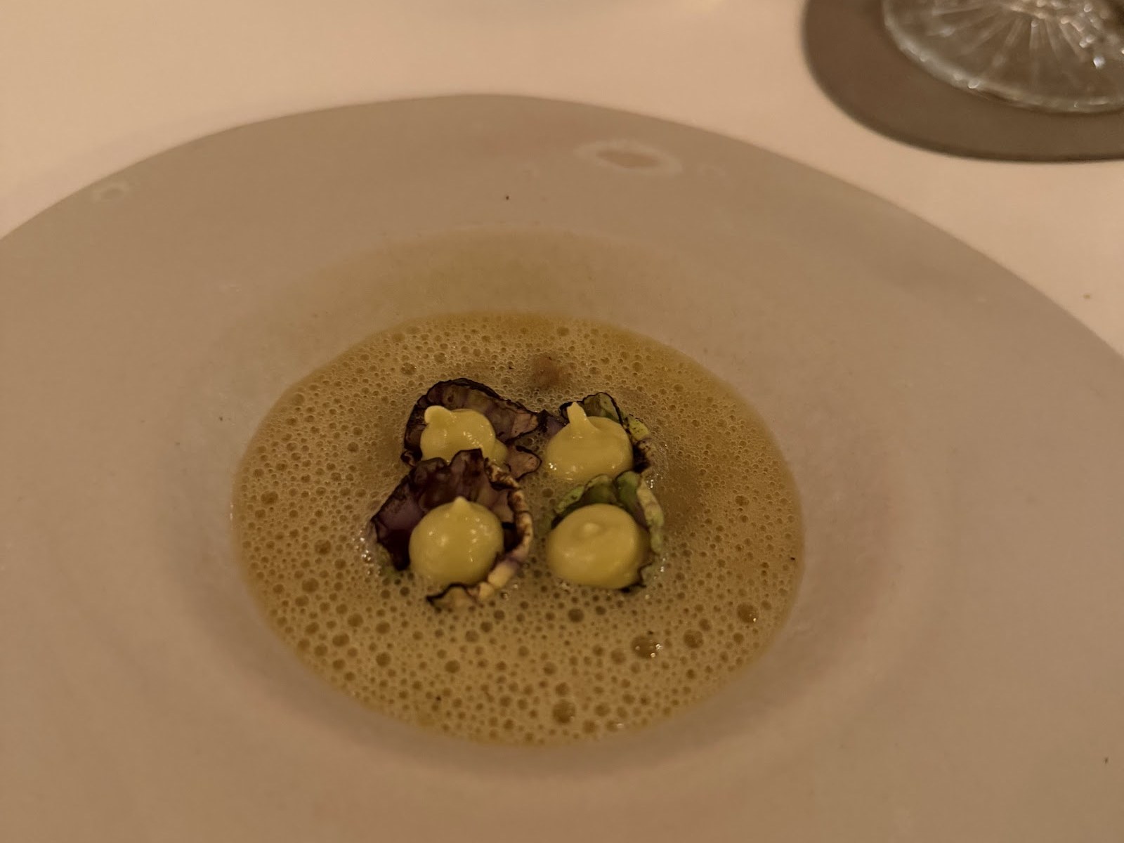 Dessert botanique du restaurant étoilé humus x hortense à Ixelles