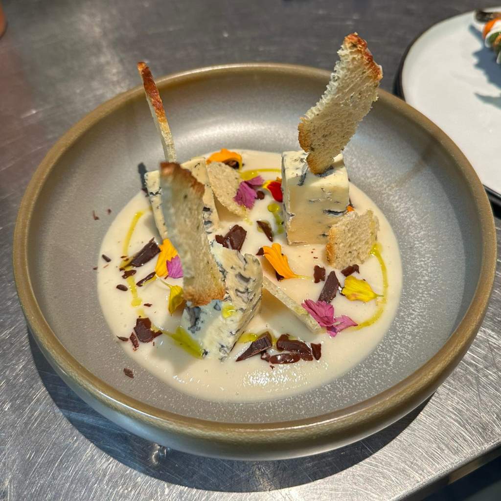 Assiette de fromages affinés de La Fruitière servie au Jardin des Olives