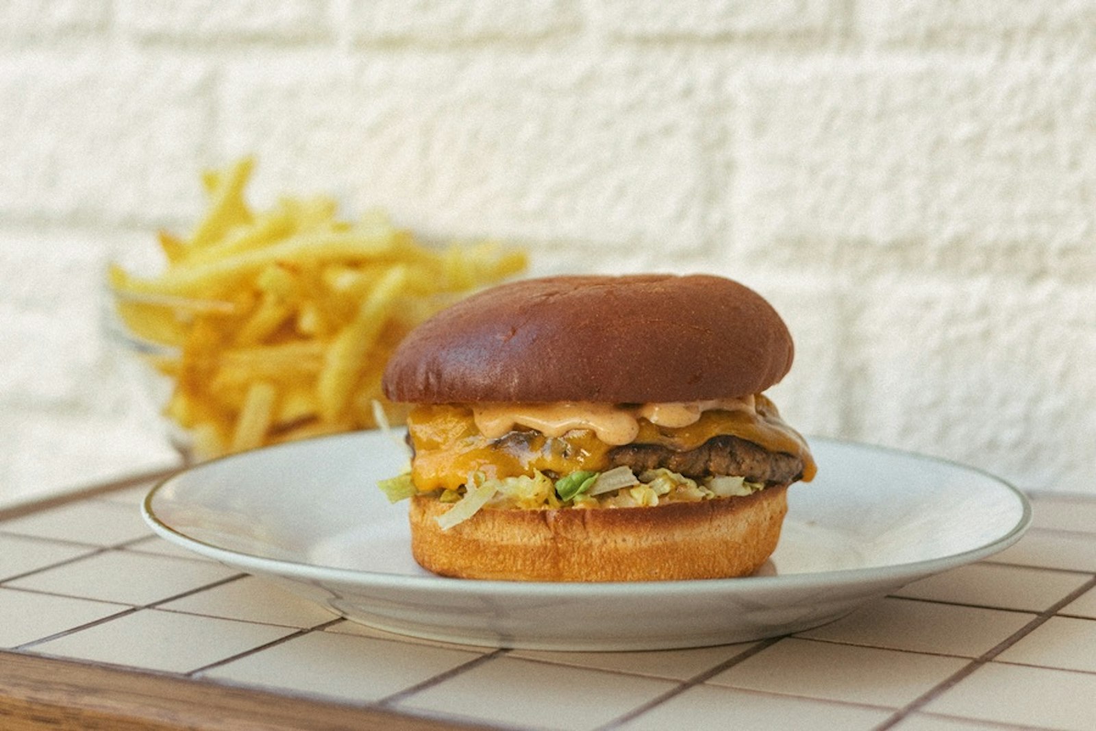 Assiette servie chez Journal, cuisine de saison