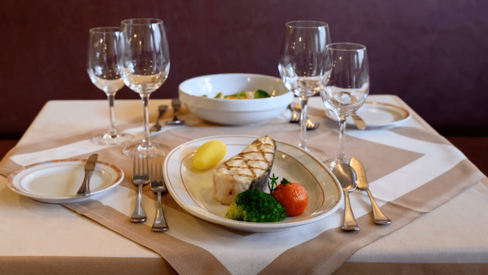 Assiette de poisson servie à La Belle Maraîchère