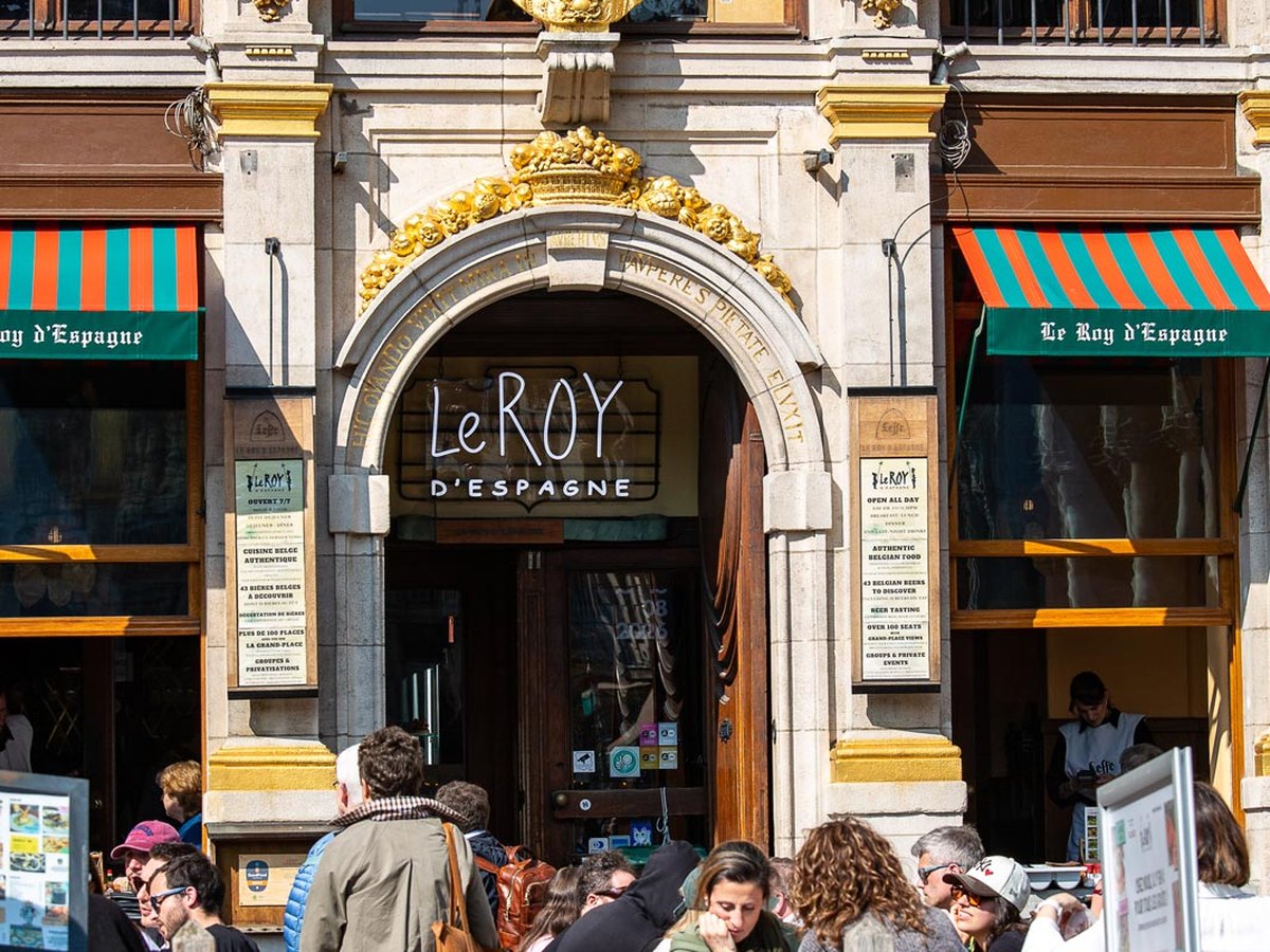 Entrée de la brasserie Le Roy d'Espagne sur la Grand-Place