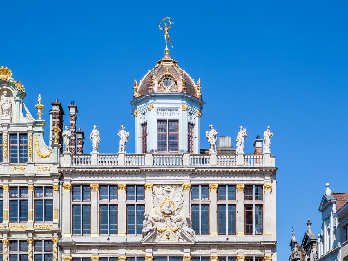 Façade de la maison des Boulangers du Roy d'Espagne et sa tour-lanterne