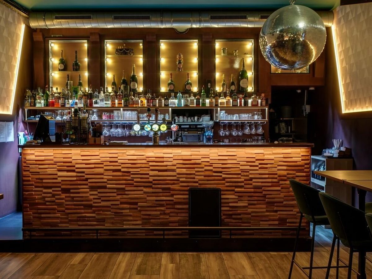 Le Vintage — cocktail, Marolles — rue Haute, entre la Chapelle et le Sablon