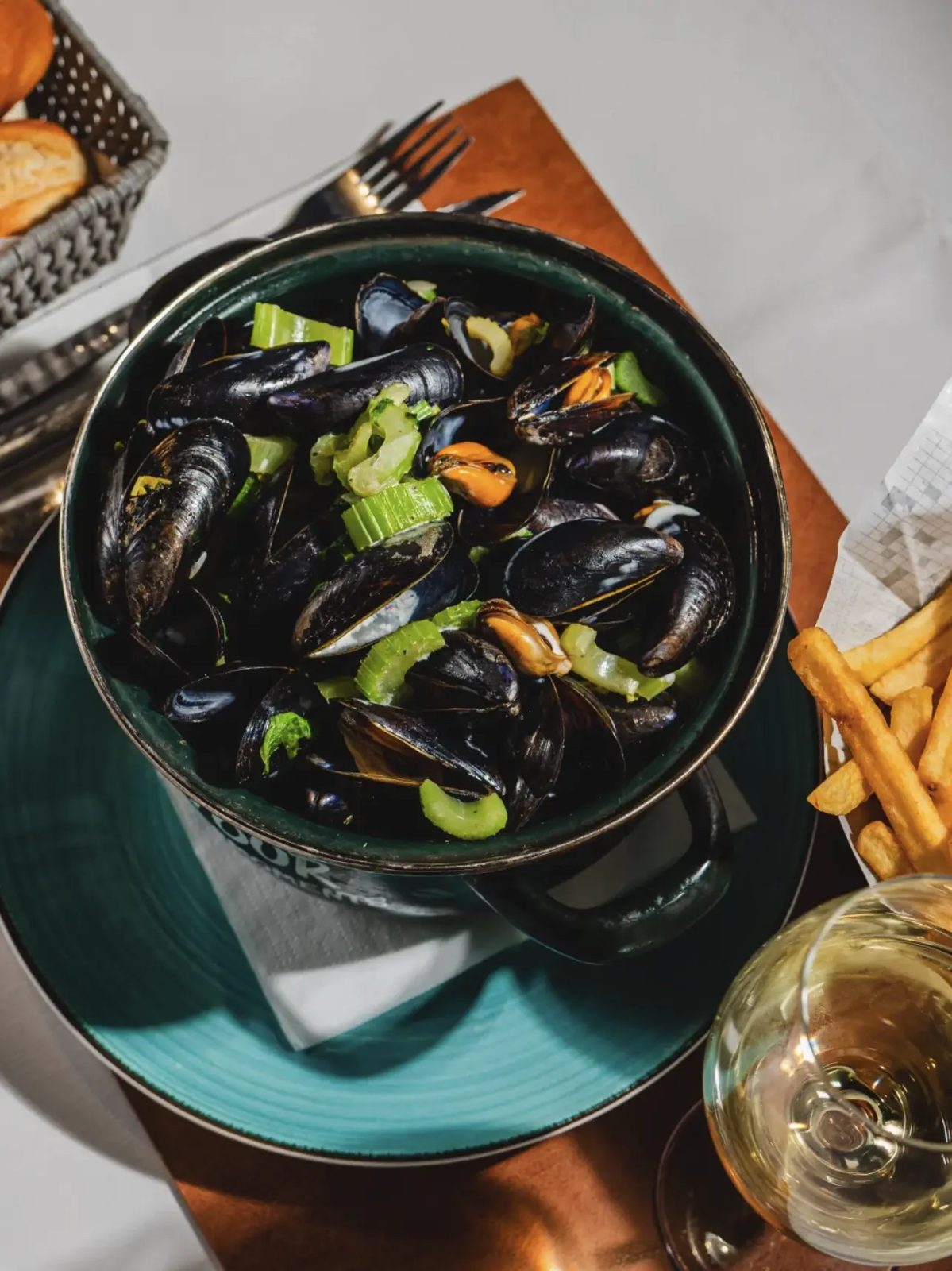 Casserole de moules et frites au Beer's Garden à Bruxelles